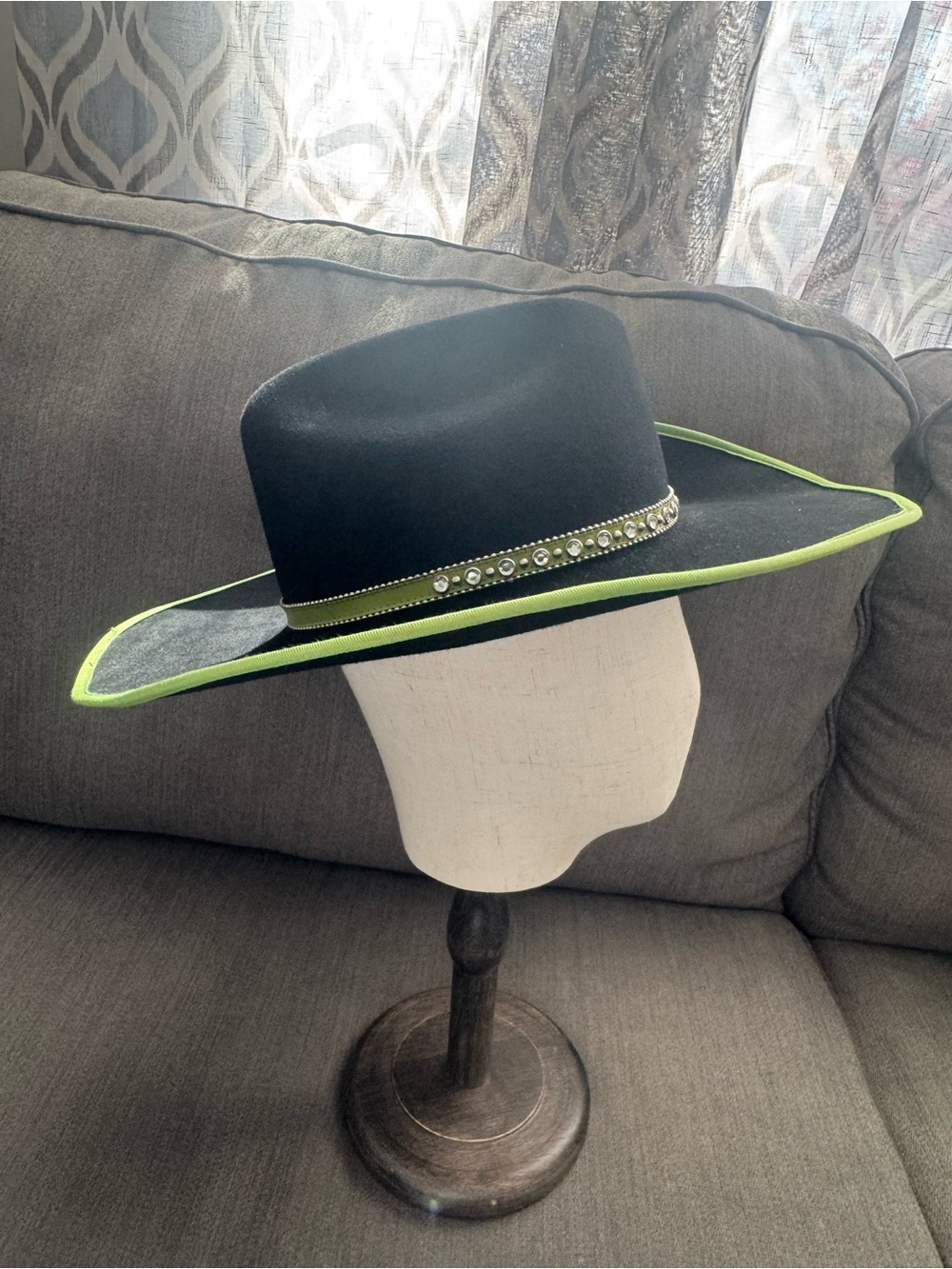 Rodeo King Black Felt Cowboy Hat Neon Green Trim Rhinestone Band Size 6 7/8